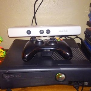 Xbox 360 250gb hard drive Kinect with cards and a